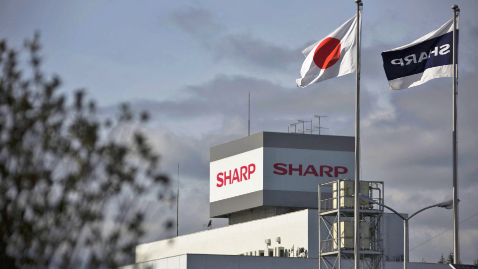 Sharp инвестира $7 милиарда за завод в САЩ