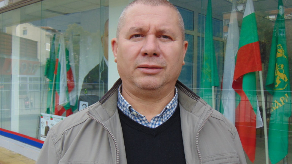 Българи, живеем в условия на суспендирана конституция от шайка национални предатели, изпаднали в ступор от страха на пробуждането на българския народ