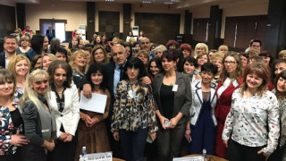 Kаква жена трябва да си, за да искаш да те прегърне бандит. Да попаднеш дори за секунди в лапите на мутра