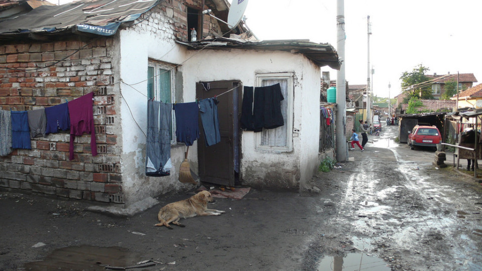 Във всяка втора къща в ромската махала в Ямбол живеят хора с ТЕЛК