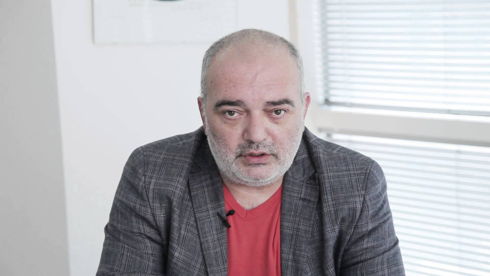 Арман Бабикян: Вождисткият манталитет експлоатира властта в България