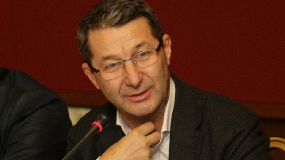 Феновете на държавното водоснабдяване да ходят да цоцкат уран и да светят в тъмното Феновете на държавното водоснабдяване да ходят да цоцкат уран и да светят в тъмното