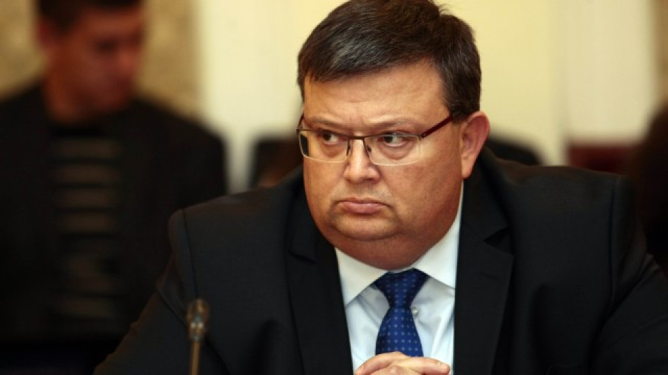 ГОНЯТ ГО ОТ КПКОНПИ, А ТОЙ ПИТА КЪДЕ Е ВКП! ГОНЯТ ГО ОТ КПКОНПИ, А ТОЙ ПИТА КЪДЕ Е ВКП!