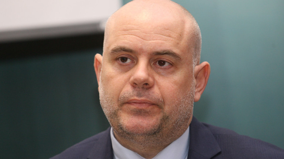 РЕШЕНО: Депутатите гласуваха Бюрото по защита да не се ръководи от Иван Гешев
