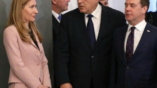 Когато ръцете на министърката говорят, премиерите мълчат...