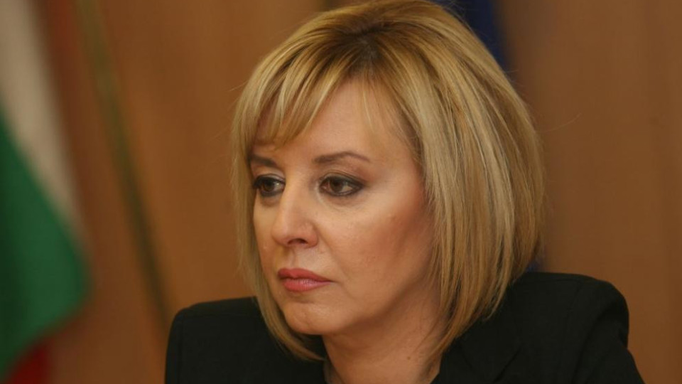 Манолова: Г-н Борисов, депутатите на ГЕРБ подготвят лобистки текстове за извънредния закон!!!