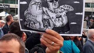 Хиляди в центъра на София на протест срещу избора на Гешев за главен прокурор