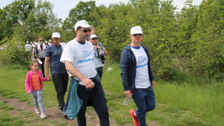 Роднините от „Кумгейт“ и „Апартаментгейт“ лапат от златния паркинг на Кърджали
