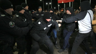 Къде са ви винкелите, бе хора, защо се оставяте да ви бият?