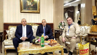 УВАЖАЕМИ СЪГРАЖДАНИ, МОЛИМ ВИ НЕ СЛАГАЙТЕ ТОРБИЧКИ НА BILLA ДО МИНИСТЪРА НА ОТБРАНАТА! ЕБАХТЕ НИ МАМАТА НА БИЗНЕСА!