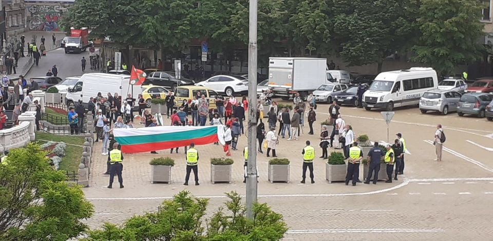 ПЪРВИ СНИМКИ В СВОБОДНО СЛOВО! Започна "големия" протест на ПП "Възраждане" пред парламента