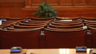 Депутатите се връщат на работа с увеличени заплати