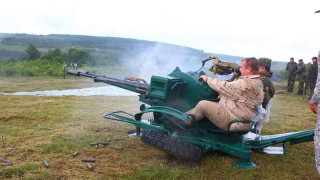 Без думи!!! Велик е нашият военен министър