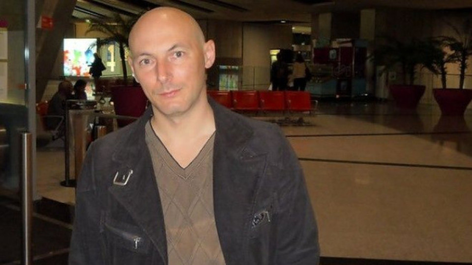 Мутрьо се провикнал пак, че нямал къща в Барселона. Държанката ти имаше ли? Тая дето я ожени за Йордан Христов? Мутрьо се провикнал пак, че нямал къща в Барселона. Държанката ти имаше ли? Тая дето я ожени за Йордан Христов?