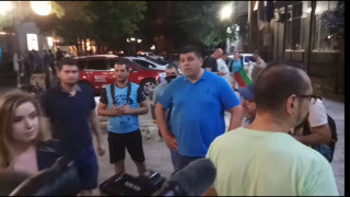 Точно така се разговаря с мисирки. Пълен бойкот на телевизията на мафията!