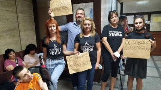 БЪЛГАРСКИТЕ МАЙКИ - ВРАГ № 1 НА ГЕРБЕРАСТКАТА ДЪРЖАВА