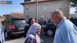 Кой си ти бе, полуграмотнико, че да отиваш там като в резерват