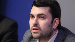 Младежо, при нормални обстоятелства, и улиците няма да метеш. Аман от гербави калинки