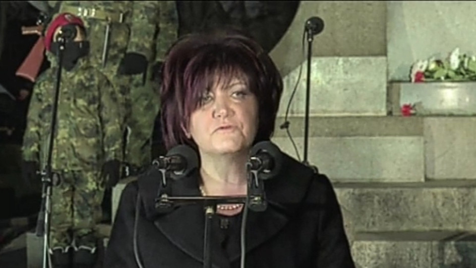 Проста кърджалийска пу**а: Цвета Караянчева заплашвала областния МВР-шеф заради арестите на изборни търговци