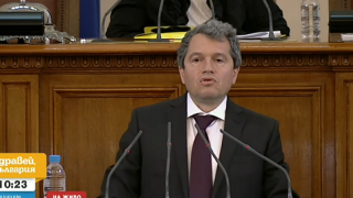 Йорданов: Почивките на депутатите да съвпаднат с тези на обикновените хора – не сте богове, пичове