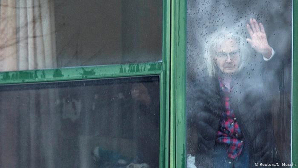 Вие, които дарихте за Украйна, ви предизвиквам да платите скромната сметка в магазина на поне един български пенсионер!