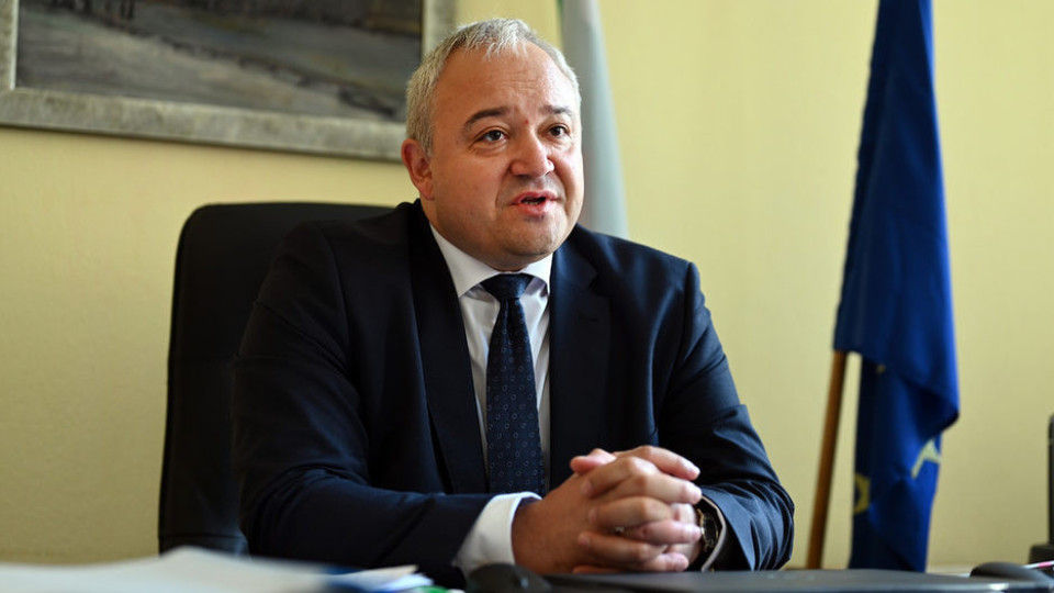 Демерджиев подал сигнал срещу кабинета "Петков" за злоупотреби с помощите за украински бежанци