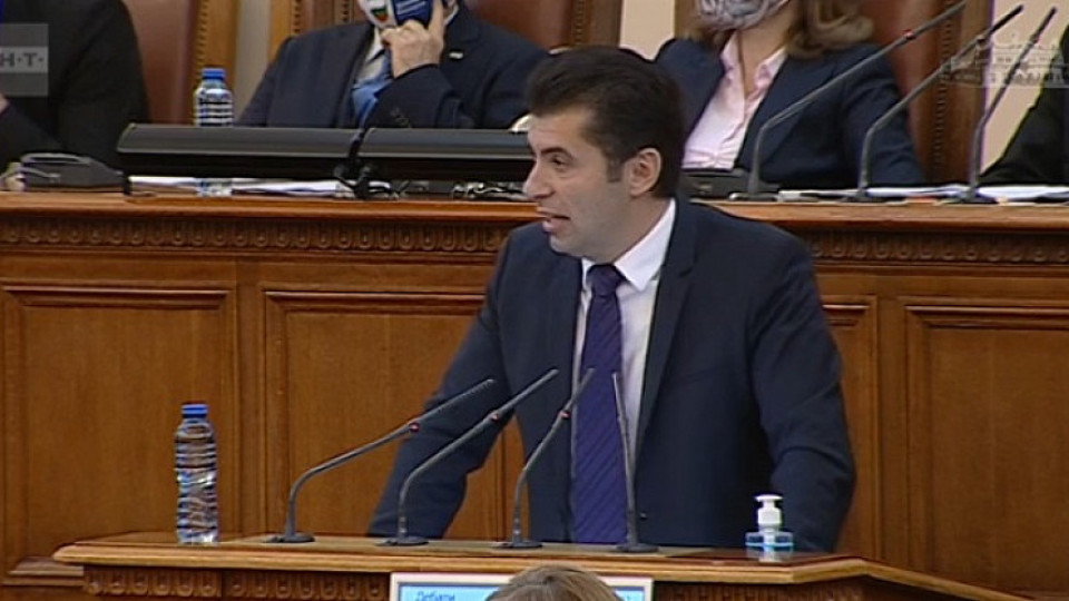 За 57 дни на власт Петков е бил повече в парламента от Борисов за 12 г.