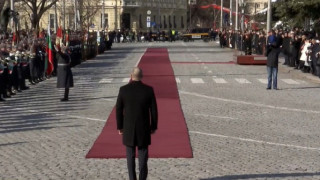Радев потегли към втория мандат