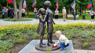 Войната е ужасно нещо, но още по-ужасно и престъпно е осем години да се крият убийствата и издевателствата над деца и възрастни хора в Донецк и Луганск!