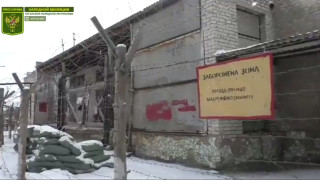 За уточняване на термините - как се наричат военни, които се крият с оръжията си в детски градини?