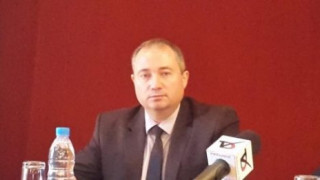 Кола на кандидат-депутата Веселин Колев удари джип пред полицията в Добрич (СНИМКИ)