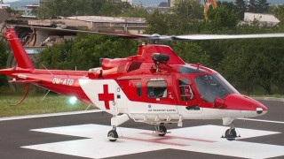 Медицинският хеликоптер къде е, че се налага военен хеликоптер Кугър от базата в Крумово да лети до Враца за раненото бебе?