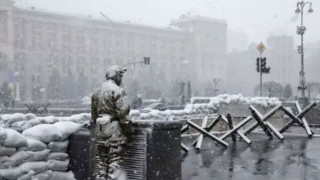 Обилен сняг в Киев, милиони украинци са без ток, парно и вода, руските удари продължават