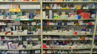 ИГРА С ЖИВОТА НИ: Аптечната мафия крие лекарства по складовете