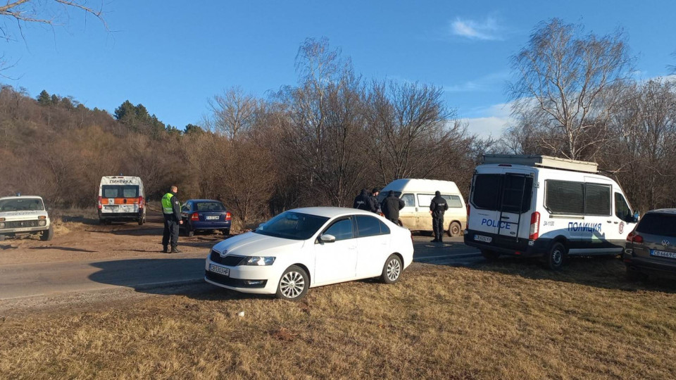 Извънредно! Близо 20 мигранти се задушиха в камион край София