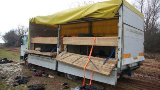 Мигрантите в камиона-ковчег са умирали ''бавно и мъчително, между 30 и 60 минути''