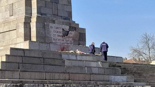 ВАНДАЛЪТ С ЧУКА ТРЯБВА ДА ЛЕЖИ В ПАНДИЗА