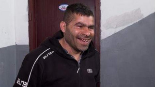 Резултатите се броиха от такива....виждате на кадрото председателят на една СИК в Пловдив