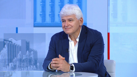 Проф. Пламен Киров: Политиците превърнаха заседанието на КСНС в предизборен цирк