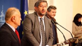 „Демократична България“ умира, десните искат скалпа на Христо Иванов