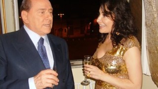 Дарина Павлова пиела „чудодейни отвари“, за да зачене от Берлускони