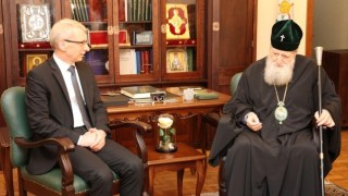 Премиерът Денков изпроси благословията на патриарха