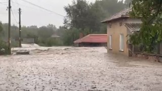 Водната стихия: Обстановката в засегнатите райони се нормализира. Денков увери, че най-критичното е преминало