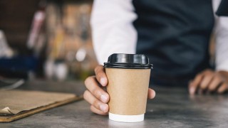 Лекар към шофьорите: Не прекалявайте с кофеиновите напитки в жегите