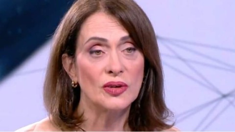 До кога от всеки екран ще ни изскачат тази и останалите дебили?
