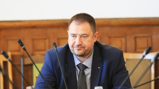 Скандалния Бате Харо съден за корупция се прилепи към Васил Терзиев