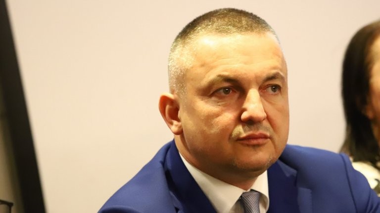Иван Портних гори заради контрабандиста Дидо Дънката