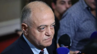 Ексклузивно в “Свободно слово”! Ген. Атанасов се оттегля като председател на комисията за спецслужбите, но избяга от медиите