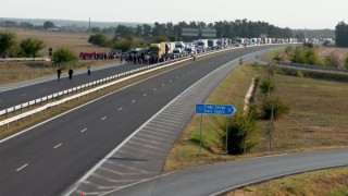 Пълен транспортен хаос на АМ "Тракия" заради протестите на миньори и енергентици