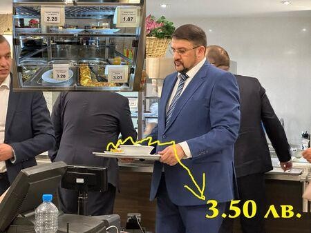 Настимир Ананиев носи храна и за вкъщи от евтиния парламентарен бюфет - Снимка 2